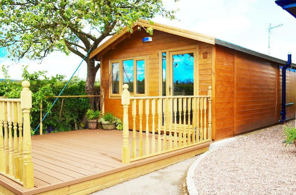 Dove Meadow Bed & Breakfast Denstone エクステリア 写真