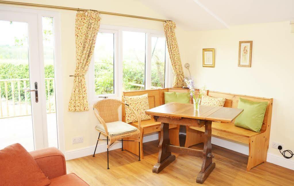 Dove Meadow Bed & Breakfast Denstone エクステリア 写真
