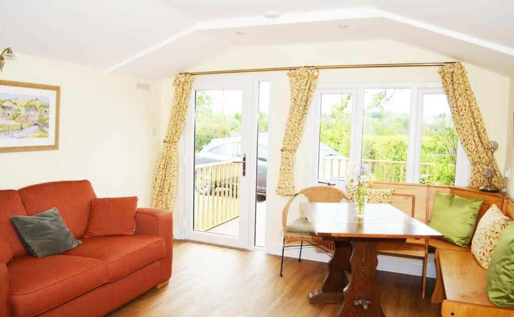 Dove Meadow Bed & Breakfast Denstone エクステリア 写真